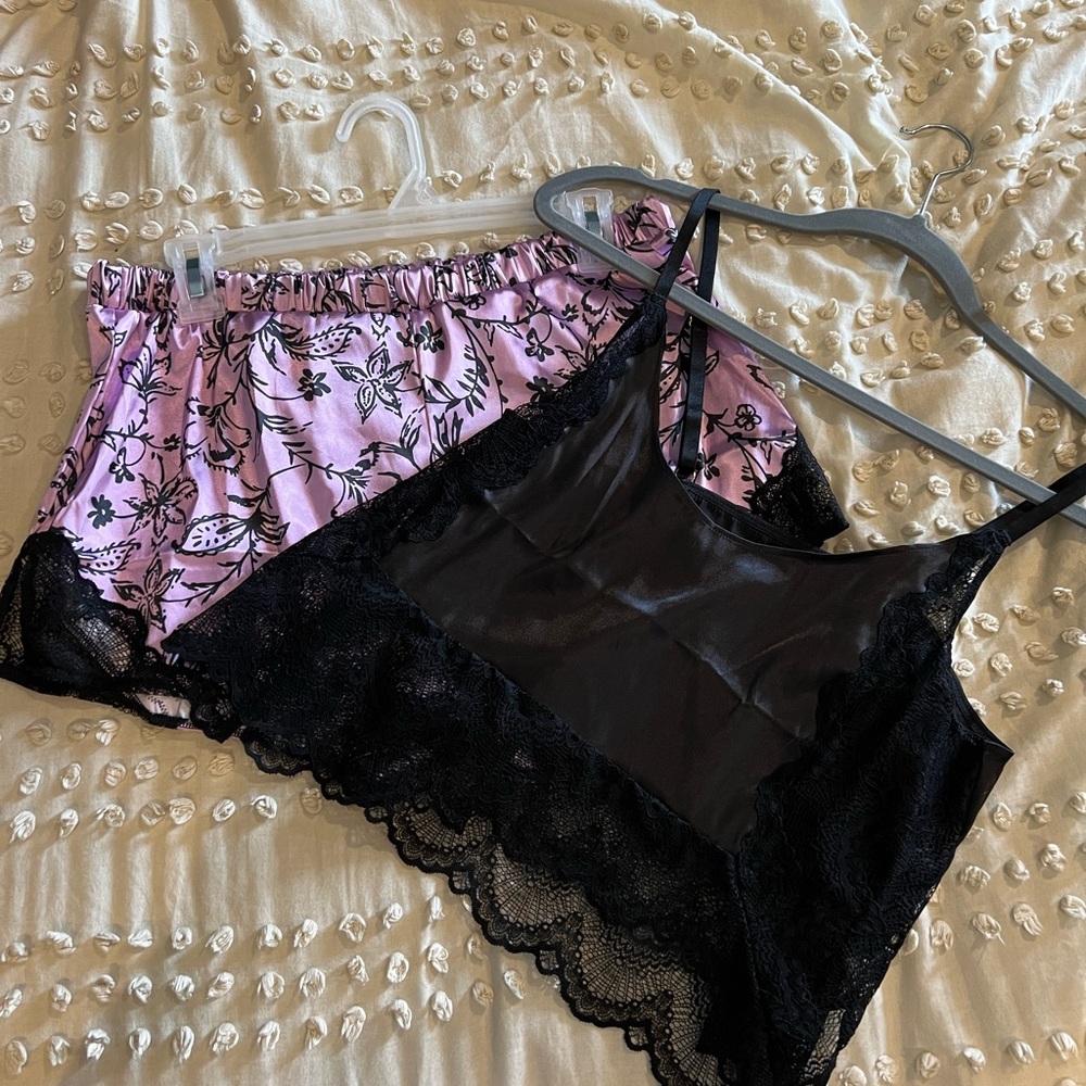 Mentionables Lounge Set